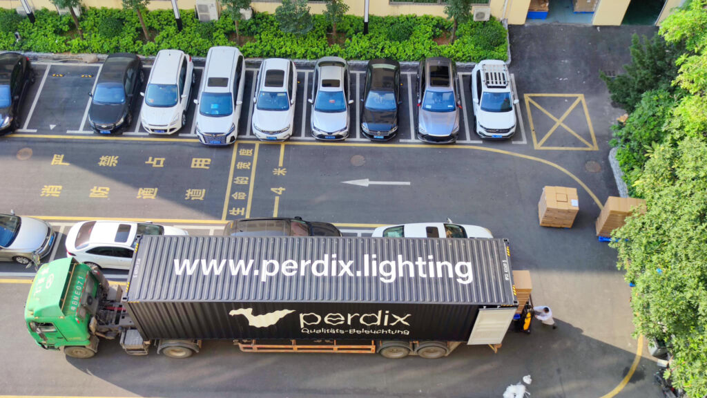 Container, Transport, Verladung, Ware, Produktion, LED Beleuchtung