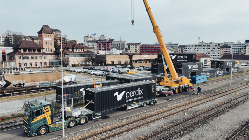 perdix Leuchten, Container Park