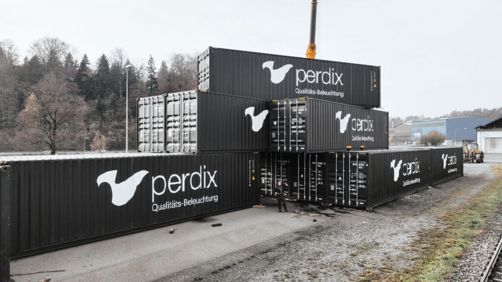perdix Logistik mit Containern