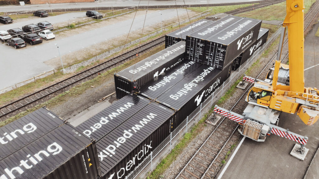 Hohe Lagerverfügbarkeit bei perdix