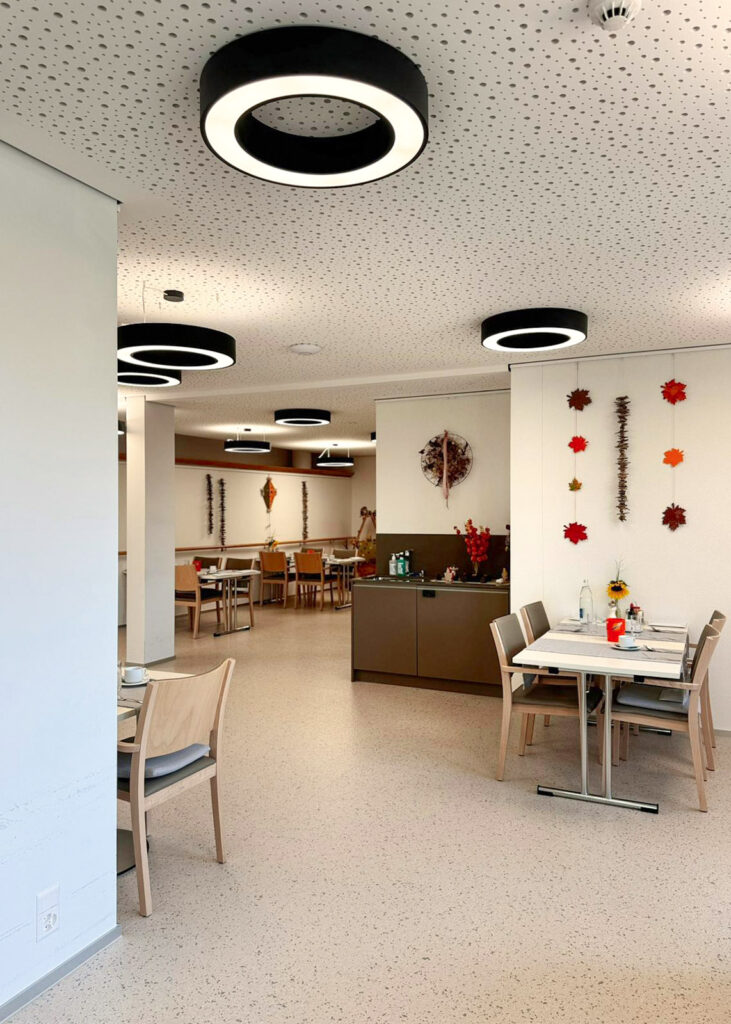 Deckenleuchte BIG CIRCLE im Essbereich