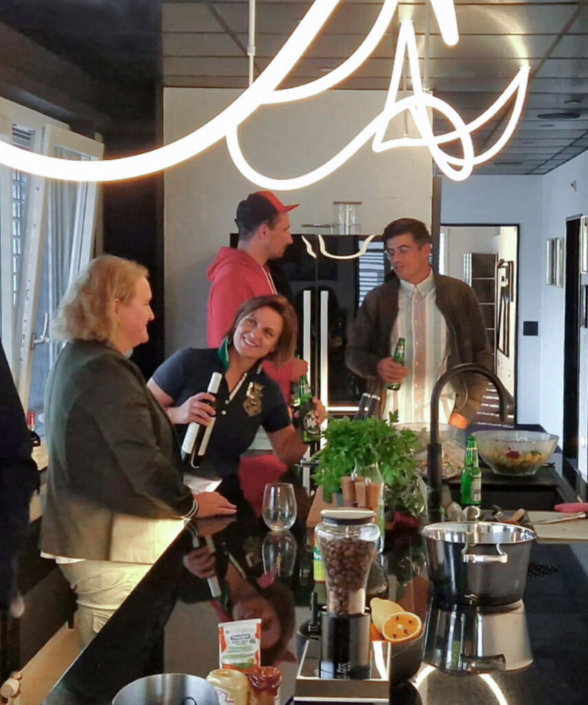 ANIGO - Licht das öffnet und verbindet